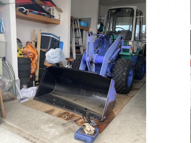 ホイールローダWA40-3E　新品スパイクタイヤ　恵庭ヤード