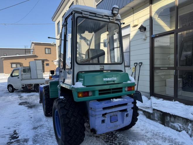 ホイールローダWA40-3E　新品スパイクタイヤ　恵庭ヤード