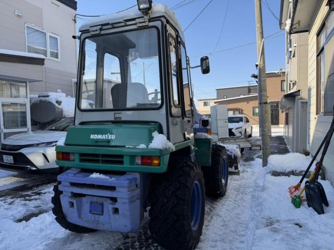 ホイールローダWA40-3E　新品スパイクタイヤ　恵庭ヤード