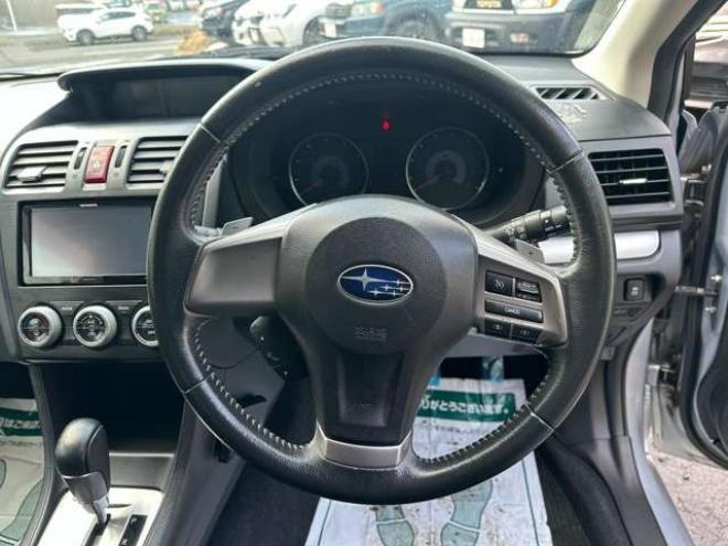 インプレッサXVハイブリッド 2.0i 4WD　ナビ　ワンセグ　アルミホイール　クルーズコントロール　ABS　横滑り防止装置　盗難防止装置　パワステ　パワーウィンドウ　スマートキー　キーレスエントリー　MTモード付　アイドリングストップ　ETC 2000