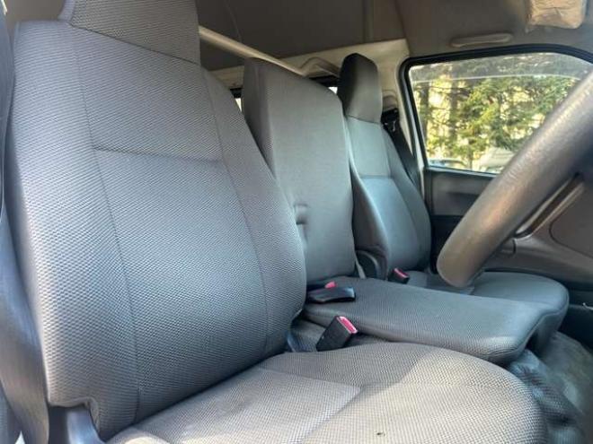 ハイエースバン3.0 DX ロング ハイルーフ GLパッケージ ディーゼルターボ 4WD　純正ナビTV　バックカメラ　寒冷地仕様　キーレス　ETC　ワンオーナー　パワーウィンドウ　パワステ　両側スライドドア 3000