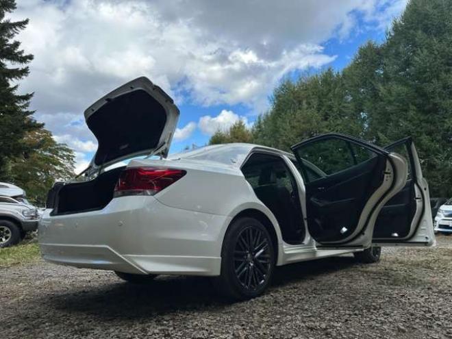 クラウンアスリート 2.5 G i-Four 4WD　サンルーフ　黒皮シート　レーダークルーズ　ETC　パワステ　パワーウィンドウ　純正ナビ　純正アルミ　ABS　キーレスエントリー 2500