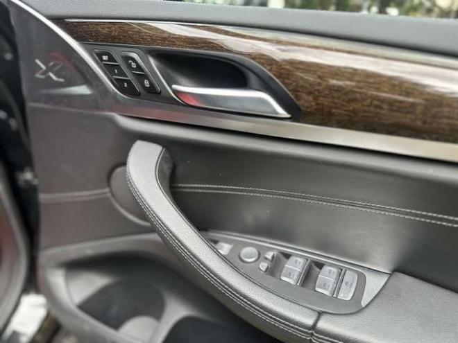 BMWX3 xドライブ20d Mスポーツ ディーゼルターボ 4WD　マイナー後　電動シート　電動リアゲート　TVナビ　バックカメラ　パワステ　パワーウィンドウ　シートヒーター　ETC　アルミホイール　盗難防止装置　ABS　クルーズコントロール 正規輸入車 2000