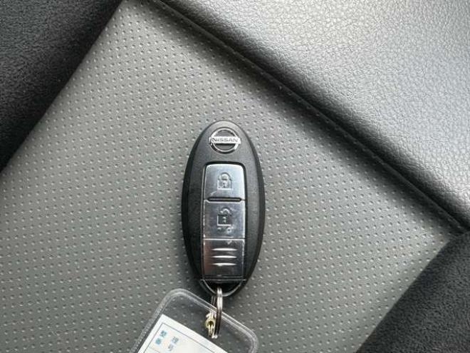 キャラバンNV350 2.5 プレミアムGX ロングボディ ディーゼルターボ 4WD　パワステ　パワーウィンドウ　純正ナビ　社外アルミ　ABS　リアヒーター　フルセグ　バックカメラ　ETC　キーレス　両側スライドドア 2500