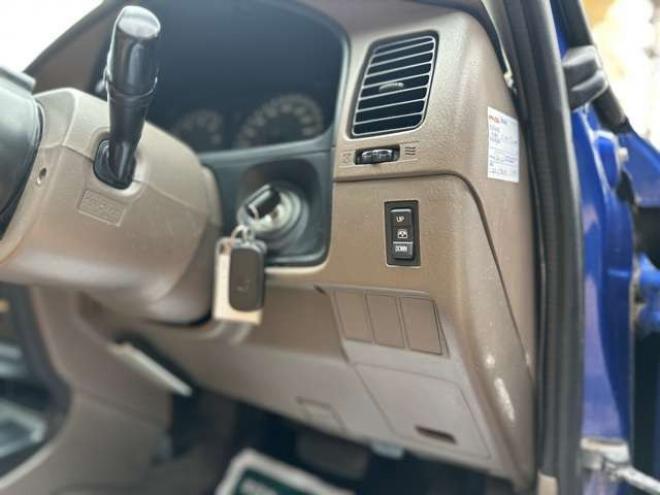 ハイラックスサーフ2.7 SSR-X パッケージオプションA 4WD　ナローボディ　リフトアップ　グリル　グッドリッチAW　パワステ　パワーウィンドウ　ABS　キーレス 2700