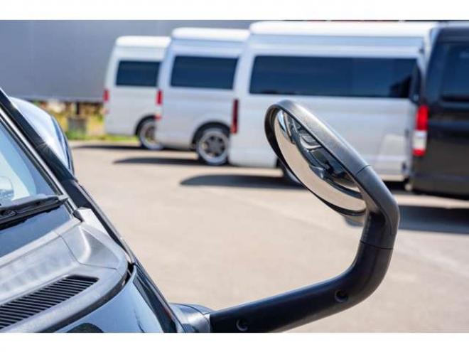 ハイエースバン2.8ダークプライム マルチロールトランスポータータイプIIロング ディーゼルターボ4WD　モデリスタフルエアロ・415COBRAバッドラッカー18インチAW・純正SDナビTV・Bカメラ・両側パワスラ・LEDライト・スマキー・AC100V・ベッドキット・エンスタ 2800