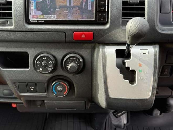 ハイエースバン2.8 DX ロング ディーゼルターボ 4WD　寒冷地仕様　415COBRA　丸目ヘッドライトキット　サファイアフロントリップスポイラー　ENCB16インチアルミ　トーヨーオープンカントリー　リアヒーター　リアエアコン 2800