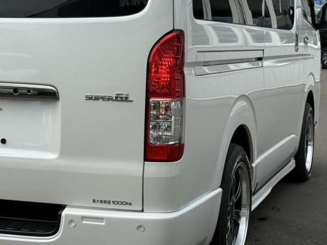 ハイエースバン2.8 スーパーGL ダークプライムII ロングボディ ディーゼルターボ 4WD　ワンオーナー 寒冷地仕様 パノラミックビューモニター デジタルインナーミラー 415COBRA CL-3フロントリップ CL-2サイドステップ　CL-ステップリアバンパー　ステージ2　バッドラッカー18インチアルミ　トーヨーH30 2800