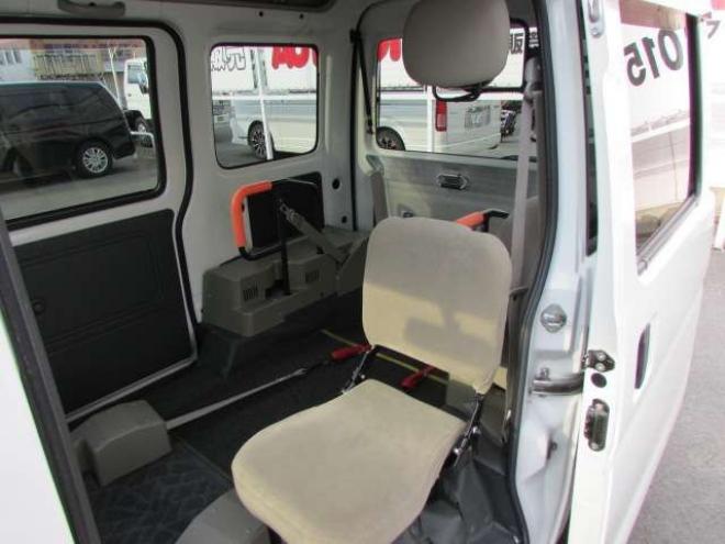 ハイゼットカーゴ スローパー(リアシートレス)+　折り畳み補助シート 福祉車両 4WD 660