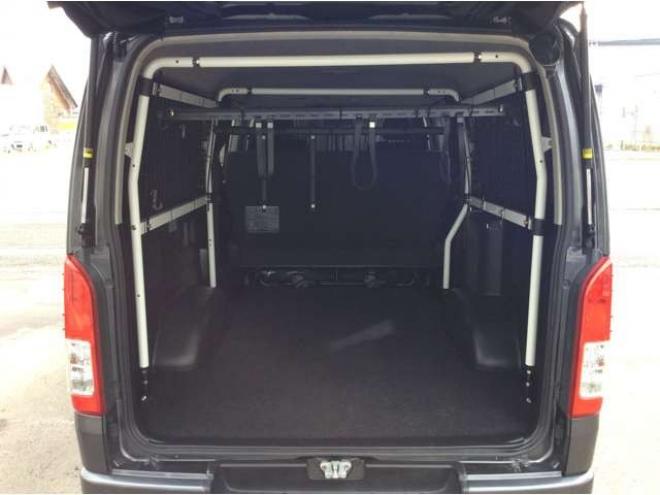 ハイエースバン2.8 スーパーGL ロング ディーゼルターボ 4WD　リアヒーター&クーラー　プッシュスタート　スマキー　ステアリングスイッチ　オートハイビーム　パノラミックビューモニター　純正ナビ　フルセグTV　ドラレコ　ETC　インナーミラー　横滑り防止　フロントフォグ 2800