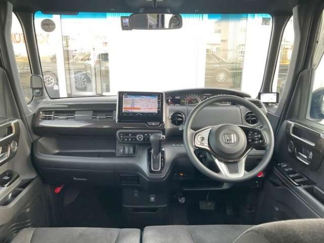 N-BOXカスタム 660 G L ホンダセンシング 4WD　純正ナビ・TV　バックカメラ　両側パワスラ　純正エンジンスターター　プッシュスタート　クルコン　ETC　LEDヘッドライト　フォグランプ　シートヒーター　ドラレコ　bluetooth 660