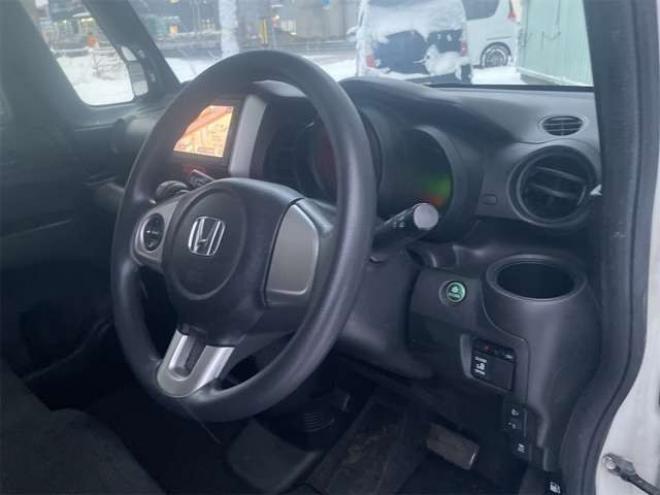 N-BOXG Lパッケージ 4WD　ナビ　TV　リヤカメラ　Pドア　エンスタ 660