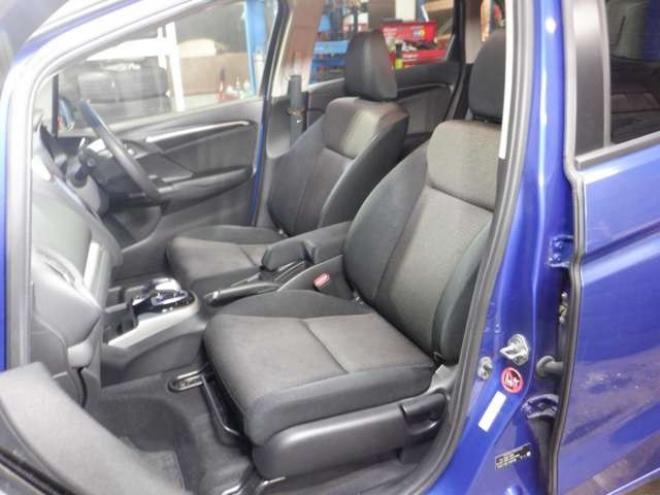 フィット1.5 ハイブリッド Fパッケージ 4WD　ナビ・TV・Bluetooth・LEDヘッドライト・ワイパーデアイサー・純正エンスタ・フォグランプ・スマートキー・プッシュスタート・寒冷地仕様 1500