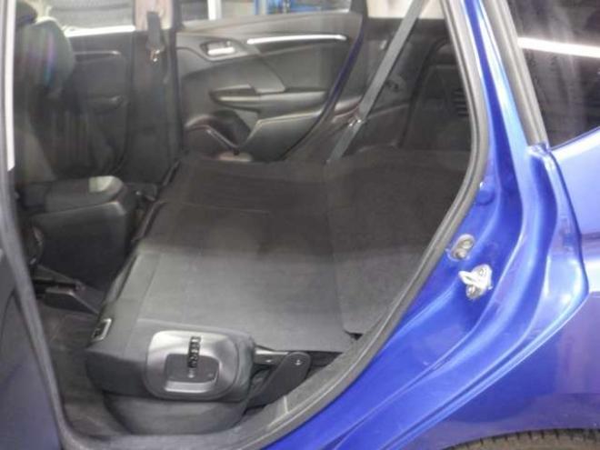 フィット1.5 ハイブリッド Fパッケージ 4WD　ナビ・TV・Bluetooth・LEDヘッドライト・ワイパーデアイサー・純正エンスタ・フォグランプ・スマートキー・プッシュスタート・寒冷地仕様 1500