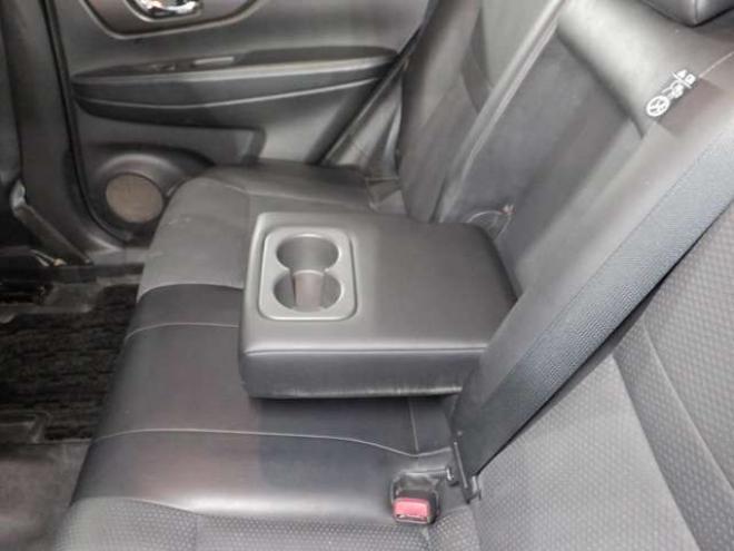 エクストレイル2.0 20S 2列車 4WD　ナビ・TV・B/T・Bカメラ・Aストップ・ライトレベライザー・ECOモード・VDC・カプロンシート・キーレス・社外AW 2000