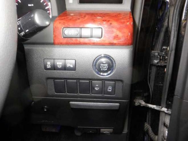 ヴェルファイア2.4 Z プラチナセレクション 4WD　ナビ・TV・Bカメラ・両側電動・電動Rゲート・スマートキー・プッシュスタート・HID・クリアランスソナ・リアモニター・オットマン・クルコン 2400