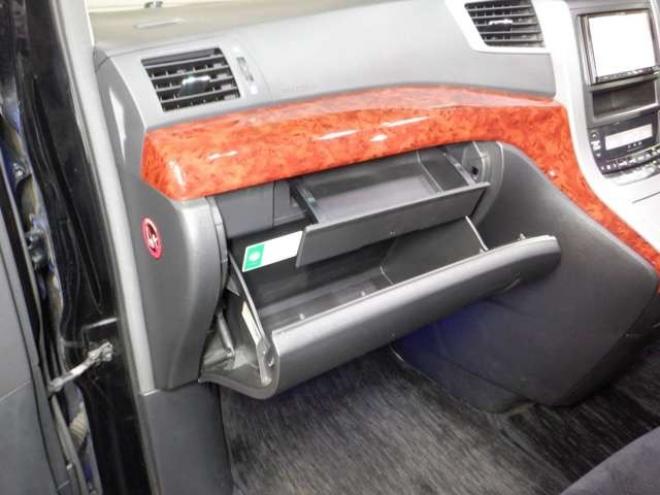 ヴェルファイア2.4 Z プラチナセレクション 4WD　ナビ・TV・Bカメラ・両側電動・電動Rゲート・スマートキー・プッシュスタート・HID・クリアランスソナ・リアモニター・オットマン・クルコン 2400