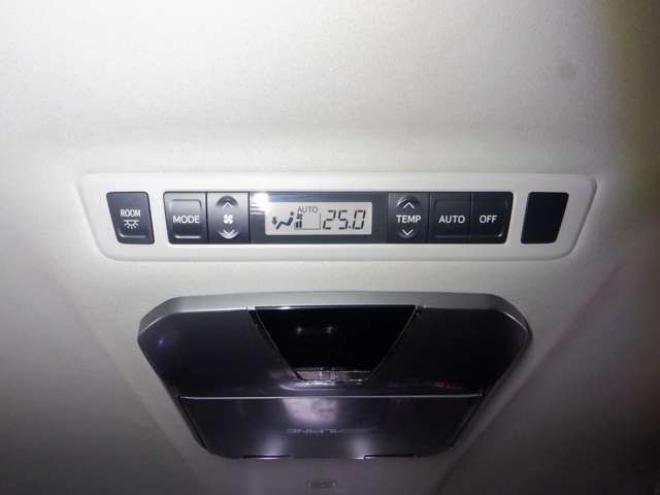 ヴェルファイア2.4 Z プラチナセレクション 4WD　ナビ・TV・Bカメラ・両側電動・電動Rゲート・スマートキー・プッシュスタート・HID・クリアランスソナ・リアモニター・オットマン・クルコン 2400