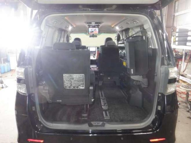 ヴェルファイア2.4 Z プラチナセレクション 4WD　ナビ・TV・Bカメラ・両側電動・電動Rゲート・スマートキー・プッシュスタート・HID・クリアランスソナ・リアモニター・オットマン・クルコン 2400