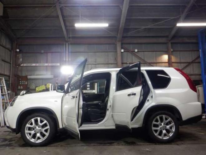 エクストレイル2.0 20GT ディーゼルターボ 4WD　4WD　ディーゼルターボ　ナビ　TV　ETC　クルコン　カプロンシート　全席シートヒーター　純正エンジンスターター　HID　フォグランプ　インテリキー　ドアバイザー 2000