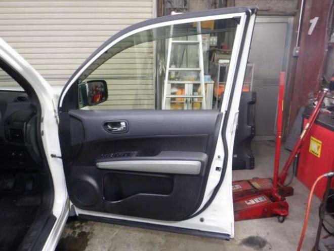 エクストレイル2.0 20GT ディーゼルターボ 4WD　4WD　ディーゼルターボ　ナビ　TV　ETC　クルコン　カプロンシート　全席シートヒーター　純正エンジンスターター　HID　フォグランプ　インテリキー　ドアバイザー 2000