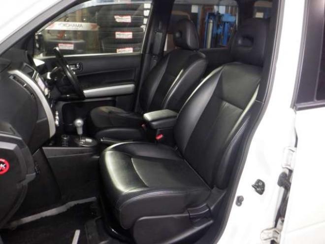 エクストレイル2.0 20GT ディーゼルターボ 4WD　4WD　ディーゼルターボ　ナビ　TV　ETC　クルコン　カプロンシート　全席シートヒーター　純正エンジンスターター　HID　フォグランプ　インテリキー　ドアバイザー 2000