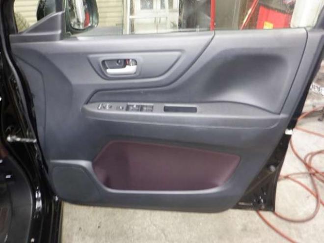 N-WGNカスタムG 4WD　TV・B/T・Bカメラ・HID・ETC・Aストップ　スマートキー・プッシュスタート・フォグランプ・ベンチシート・アイドリングストップ・社外エンスタ 660