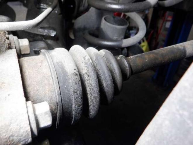 N-WGNカスタムG 4WD　TV・B/T・Bカメラ・HID・ETC・Aストップ　スマートキー・プッシュスタート・フォグランプ・ベンチシート・アイドリングストップ・社外エンスタ 660