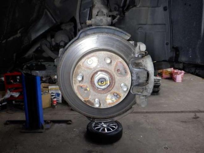 N-WGNカスタムG 4WD　TV・B/T・Bカメラ・HID・ETC・Aストップ　スマートキー・プッシュスタート・フォグランプ・ベンチシート・アイドリングストップ・社外エンスタ 660