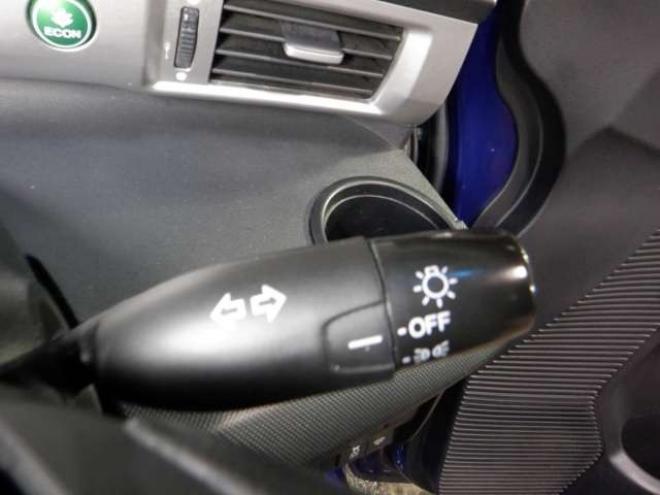 フリード1.5 G ジャストセレクション 4WD　Bluetoothオーディオ・ETC・両側パワスラ・ワイパーデアイサー・HID・スマートキー・ドアバイザー・ナビ・B/T・TV・バックカメラ 1500