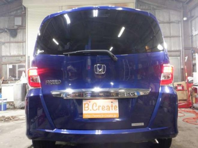 フリード1.5 G ジャストセレクション 4WD　Bluetoothオーディオ・ETC・両側パワスラ・ワイパーデアイサー・HID・スマートキー・ドアバイザー・ナビ・B/T・TV・バックカメラ 1500