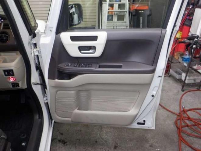 N-BOXG EX ホンダセンシング 4WD　本州仕入・ナビ・TV・B/T・Bカメラ・両側電動・LEDヘッドライト・1オーナー・スマートキー・プッシュスタート・シートヒーター・オートライト・衝突軽減・クルコン・ステアリングスイッチ・クリアランスソナー 660