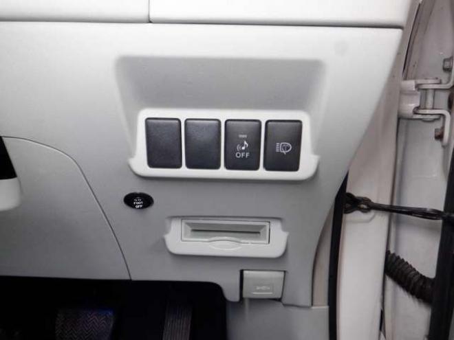 プリウスα1.8 G ツーリングセレクション スカイライトパッケージ　本州仕入・ナビ・TV・B/T・フロントカメラ・バックカメラ・LEDヘッドライト・スカイライトルーフ・スマートキー・プッシュスタート・クルコン・ETC・フォグランプ・ 2WD 1800