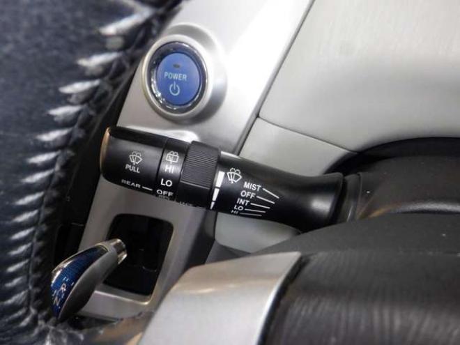 プリウスα1.8 G ツーリングセレクション スカイライトパッケージ　本州仕入・ナビ・TV・B/T・フロントカメラ・バックカメラ・LEDヘッドライト・スカイライトルーフ・スマートキー・プッシュスタート・クルコン・ETC・フォグランプ・ 2WD 1800