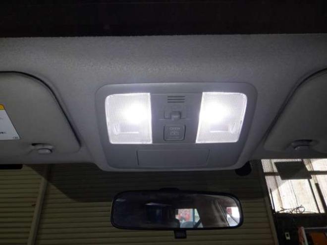 プリウスα1.8 G ツーリングセレクション スカイライトパッケージ　本州仕入・ナビ・TV・B/T・フロントカメラ・バックカメラ・LEDヘッドライト・スカイライトルーフ・スマートキー・プッシュスタート・クルコン・ETC・フォグランプ・ 2WD 1800