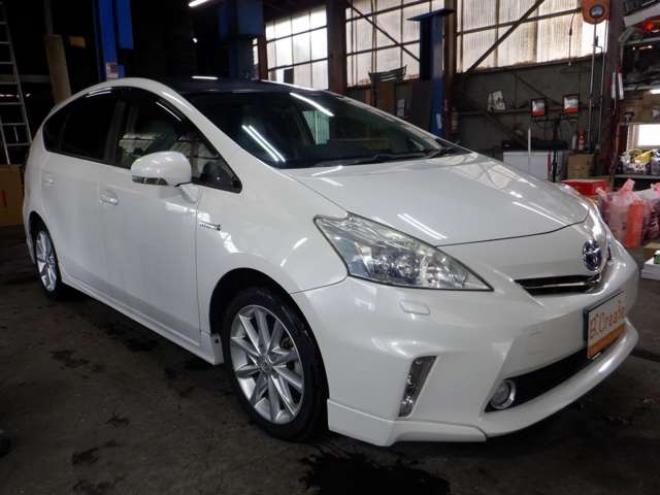 プリウスα1.8 G ツーリングセレクション スカイライトパッケージ　本州仕入・ナビ・TV・B/T・フロントカメラ・バックカメラ・LEDヘッドライト・スカイライトルーフ・スマートキー・プッシュスタート・クルコン・ETC・フォグランプ・ 2WD 1800