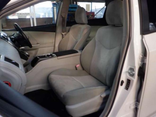 プリウスα1.8 G ツーリングセレクション スカイライトパッケージ　本州仕入・ナビ・TV・B/T・フロントカメラ・バックカメラ・LEDヘッドライト・スカイライトルーフ・スマートキー・プッシュスタート・クルコン・ETC・フォグランプ・ 2WD 1800