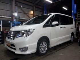 セレナ　2.0 ハイウェイスター 4WD　本州仕入・ナビ・TV・Bカメラ・パワスラ・車検新規2年・リア修復済・後期型・エマブレ・リアモニター・ETC・クルコン・アイドリングストップ 2000