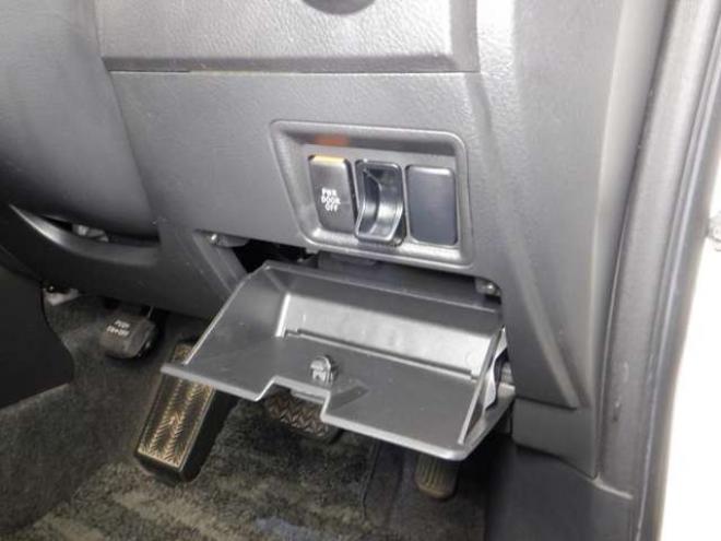 アイシス1.8 プラタナ 4WD　ナビ・TV・B/T・Bカメラ・パワスラ・寒冷地仕様・クリアランスソナー・ETC・リアヒーター・スマートキー・プッシュスタート・社外エンスタ・フォグランプ・オートエアコン 1800