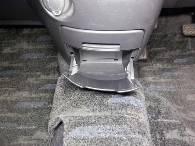 アイシス1.8 プラタナ 4WD　ナビ・TV・B/T・Bカメラ・パワスラ・寒冷地仕様・クリアランスソナー・ETC・リアヒーター・スマートキー・プッシュスタート・社外エンスタ・フォグランプ・オートエアコン 1800