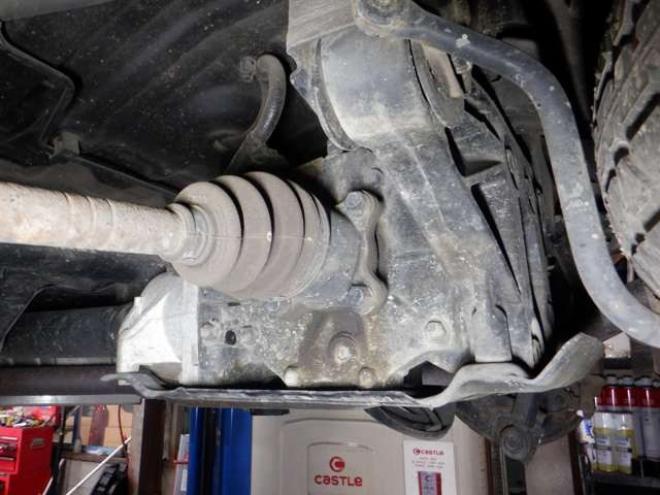 アイシス1.8 プラタナ 4WD　ナビ・TV・B/T・Bカメラ・パワスラ・寒冷地仕様・クリアランスソナー・ETC・リアヒーター・スマートキー・プッシュスタート・社外エンスタ・フォグランプ・オートエアコン 1800