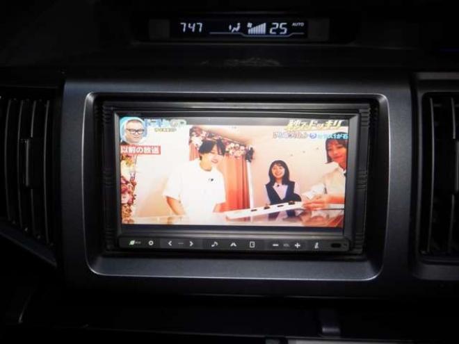 ステップワゴン2.0 スパーダ Z 4WD　ナビ・TV・Bカメラ・B/T・両側電動・スマートキー・ETC・HID・フルフラットシート・VSA・ミラーヒーター・ワイパーデアイサー・リアヒーター・オートライト 2000