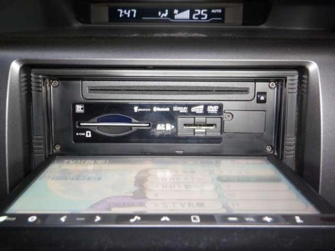 ステップワゴン2.0 スパーダ Z 4WD　ナビ・TV・Bカメラ・B/T・両側電動・スマートキー・ETC・HID・フルフラットシート・VSA・ミラーヒーター・ワイパーデアイサー・リアヒーター・オートライト 2000