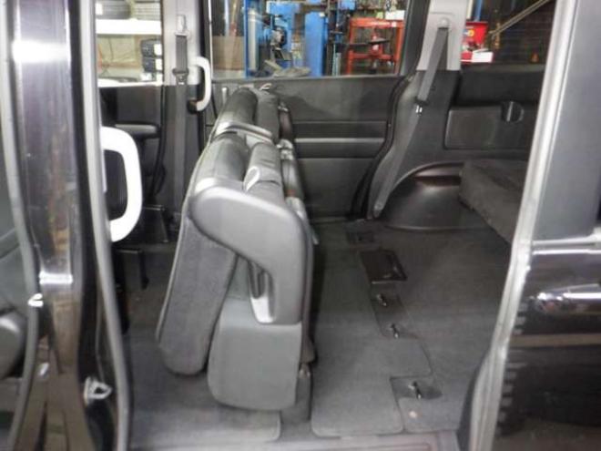 ステップワゴン2.0 スパーダ Z 4WD　ナビ・TV・Bカメラ・B/T・両側電動・スマートキー・ETC・HID・フルフラットシート・VSA・ミラーヒーター・ワイパーデアイサー・リアヒーター・オートライト 2000