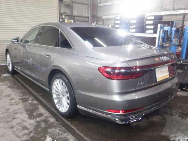 アウディA8 55 TFSI クワトロ 4WD　本州仕入・ナビ・TV・B/T・サンルーフ・黒革・360°カメラ・LEDヘッドライト・後席リモート・BANG&OLUSENサウンド・電動トランク・全席電動シート・全席パワークロージングドア・ヘッドアップディスプレイ 3000