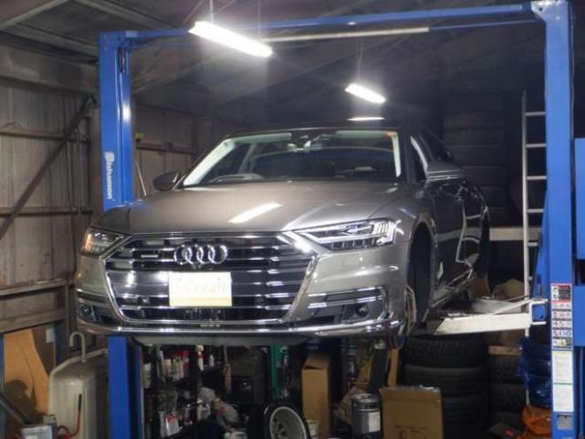 アウディA8 55 TFSI クワトロ 4WD　本州仕入・ナビ・TV・B/T・サンルーフ・黒革・360°カメラ・LEDヘッドライト・後席リモート・BANG&OLUSENサウンド・電動トランク・全席電動シート・全席パワークロージングドア・ヘッドアップディスプレイ 3000