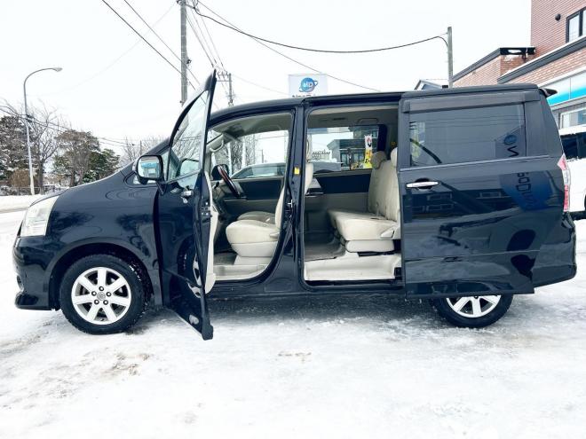 ノア2.0S Gエディション 4WD　ローンが不安な方＜優遇ローン＞両側パワースライドドア　純正ナビ　ワンセグ　バックカメラ 4WD