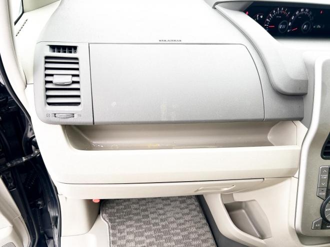 ノア2.0S Gエディション 4WD　ローンが不安な方＜優遇ローン＞両側パワースライドドア　純正ナビ　ワンセグ　バックカメラ 4WD