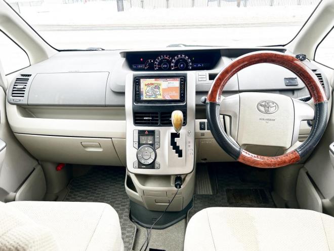 ノア2.0S Gエディション 4WD　ローンが不安な方＜優遇ローン＞両側パワースライドドア　純正ナビ　ワンセグ　バックカメラ 4WD