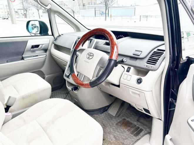 ノア2.0S Gエディション 4WD　ローンが不安な方＜優遇ローン＞両側パワースライドドア　純正ナビ　ワンセグ　バックカメラ 4WD